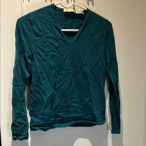Neiman Marcus Sweaters - Neiman Marcus CashmereTeal V-Neck Women's Sweater⭐️